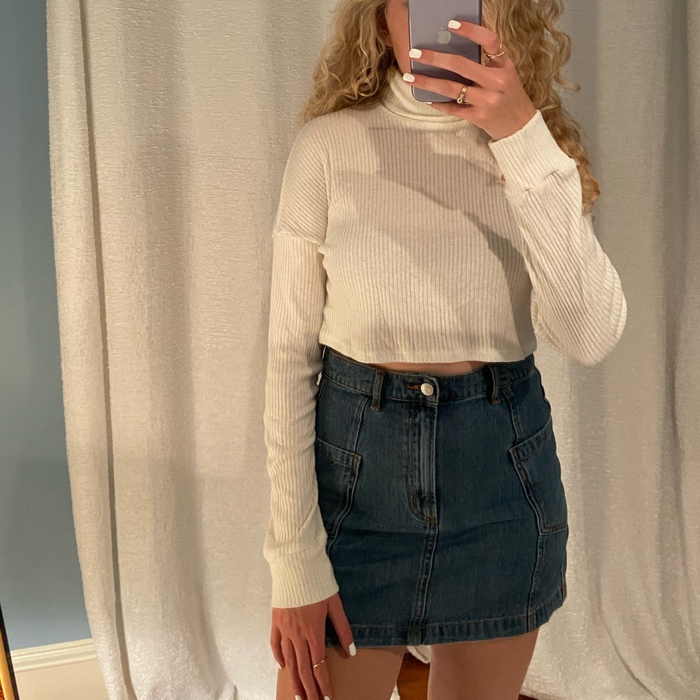 Forever 21 white cropped turtlenecks